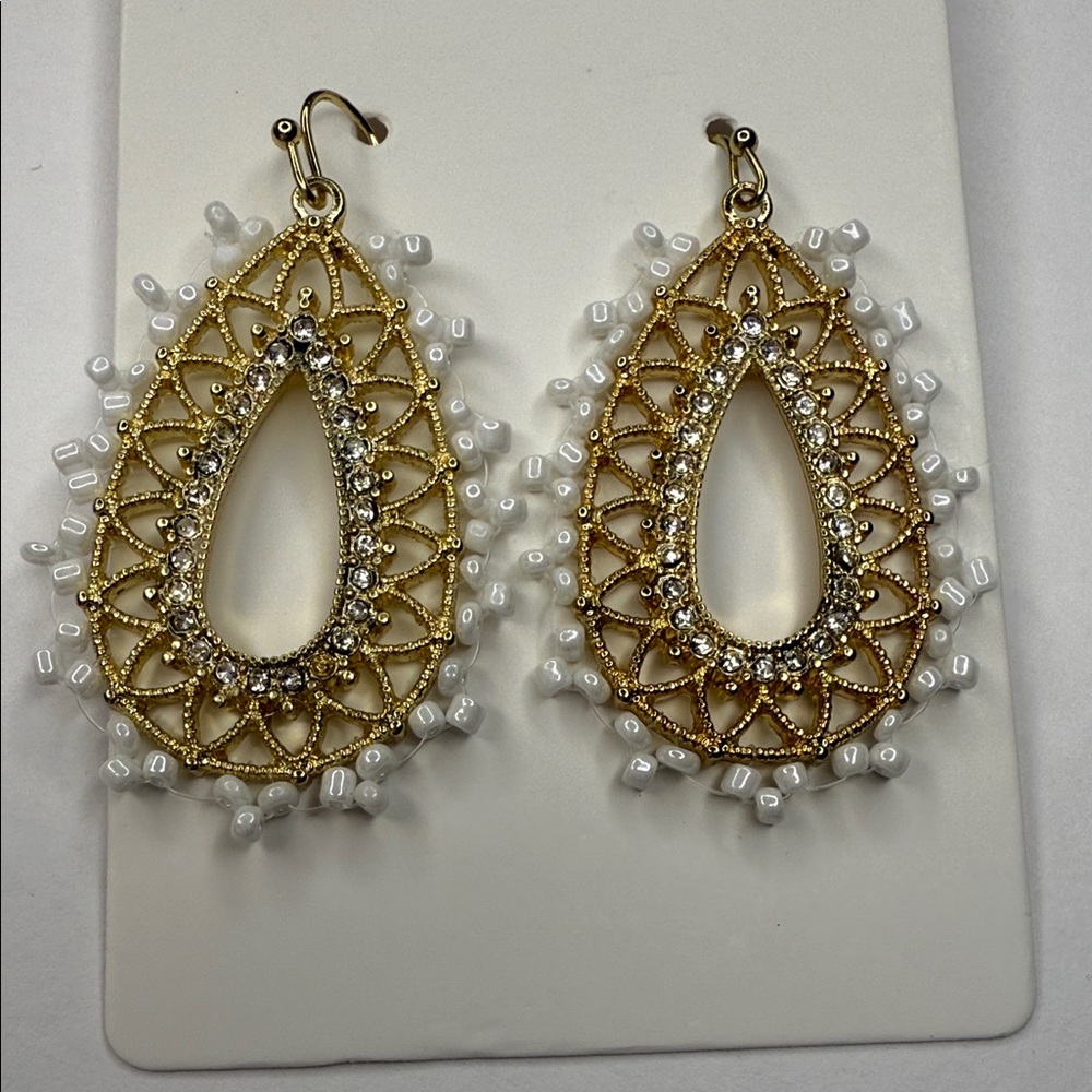 Source Unknown Gold and White Beaded Teardrop Earrings